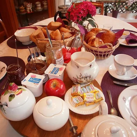 La Maison D'adam Bed and breakfast